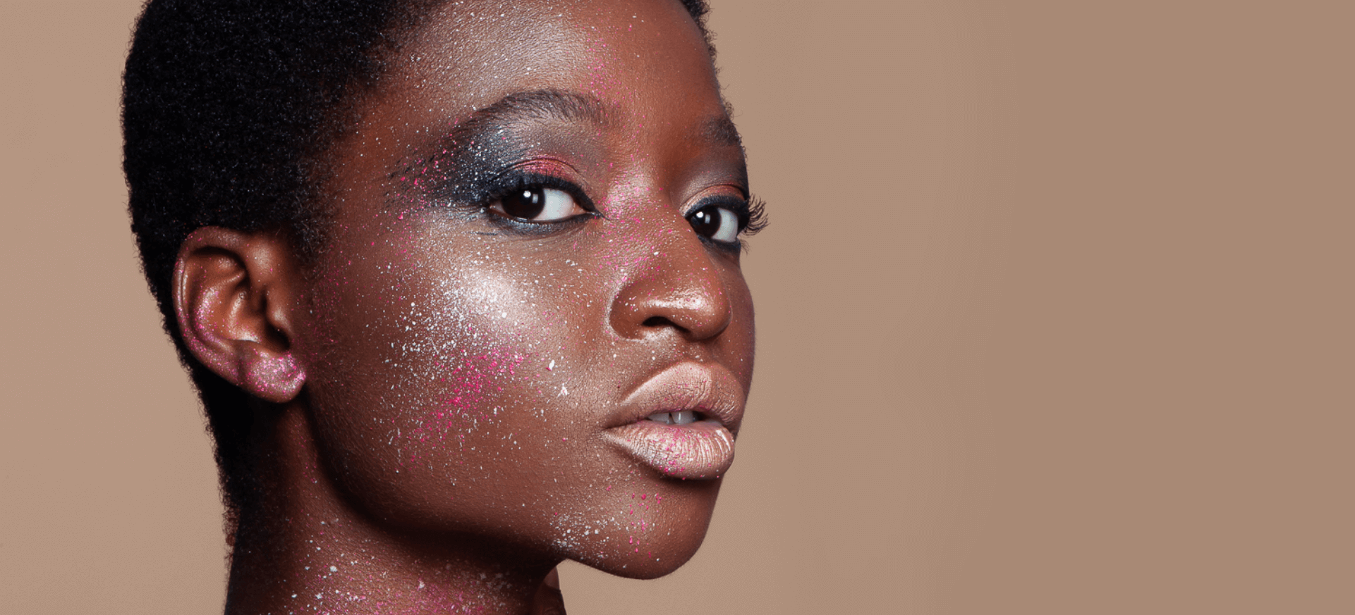 איפור פנים ועיניים